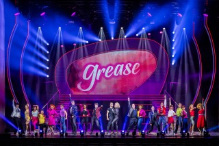 01_Pressefoto_GREASE-DasHitmusical_c_JochenQuast.jpg